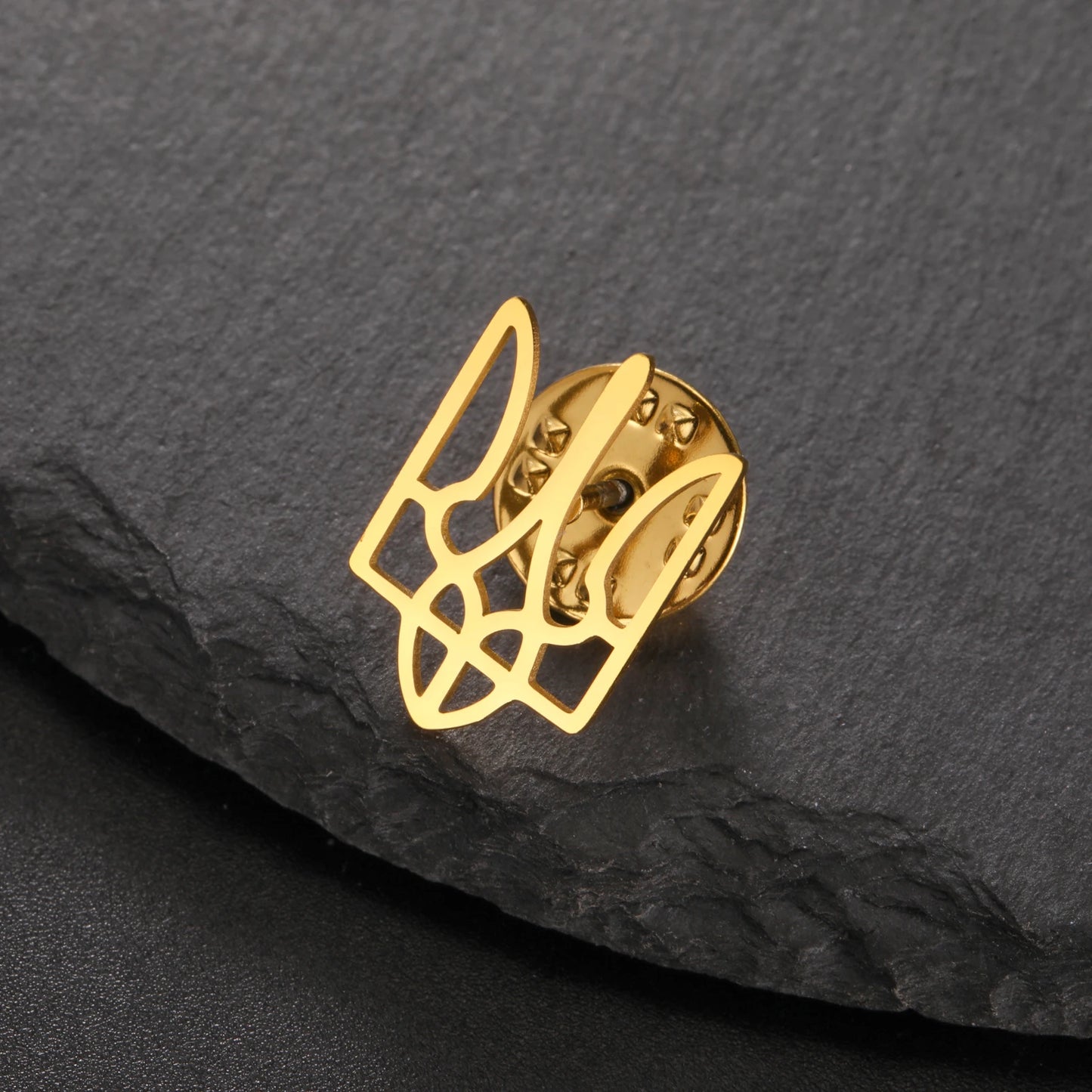 Skyrim Ukraine National Emblem Brooch for Men Women Gold Color Stainless Steel Suit Collar Pins Badge Accessories Wholesale