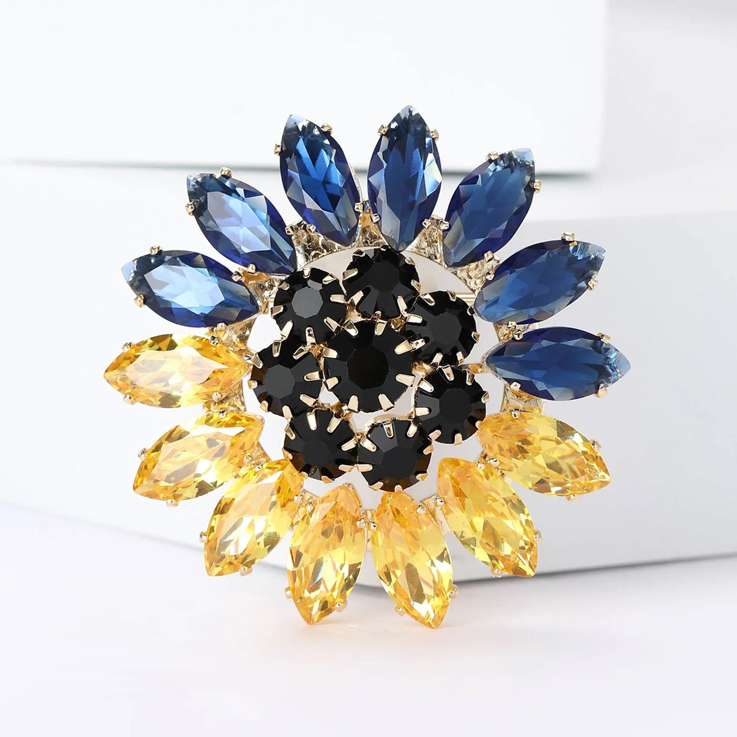 Rhinestone Ukraine National Emblem Brooches for Women Unisex Enamel Botanical Pins Event Party Decoration Clothes Accessories