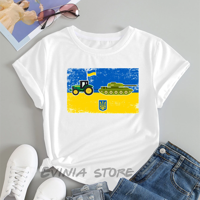 Funny Ukraine Farmer Tractor Stealing A Russian Tank Funny T-Shirt Women Short Sleeve Casual O-Neck Summer Tees
