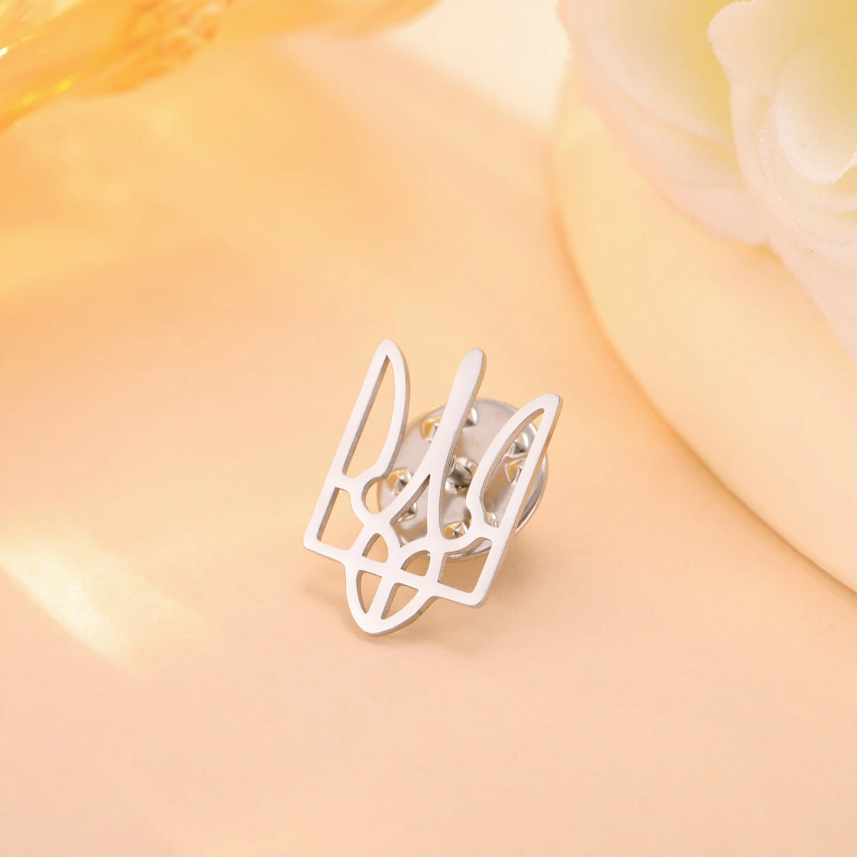 Skyrim Ukraine National Emblem Brooch for Men Women Gold Color Stainless Steel Suit Collar Pins Badge Accessories Wholesale