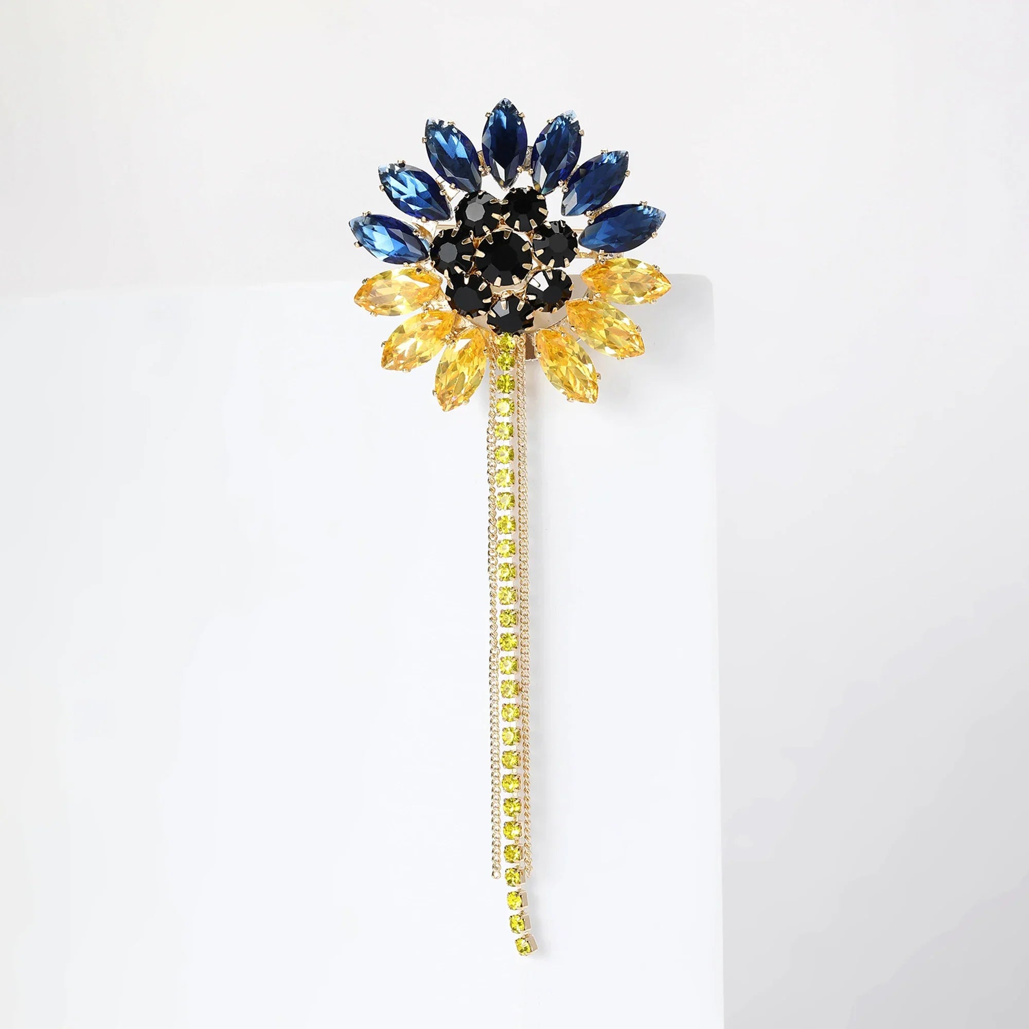 Rhinestone Ukraine National Emblem Brooches for Women Unisex Enamel Botanical Pins Event Party Decoration Clothes Accessories