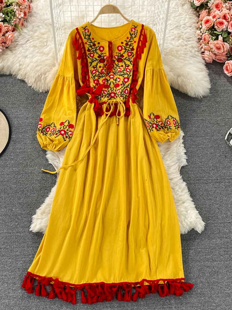 Retro Ethnic Style New Embroidery Tassel Lace Cotton and Linen Vestidos Female V-neck Puff Sleeve Large Midi Dress GK857